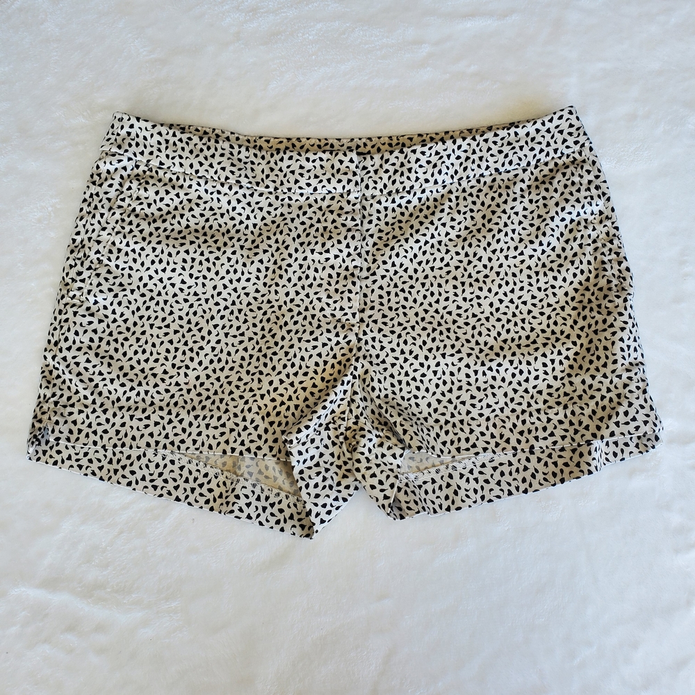 H&M Cream and Black Patterned Shorts Size 8